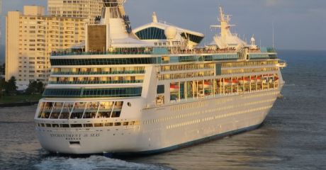 Croaziera 2025 - Caraibe si America Centrala (Tampa, FL) - Royal Caribbean Cruise Line - Enchantment of the Seas - 10 nopti